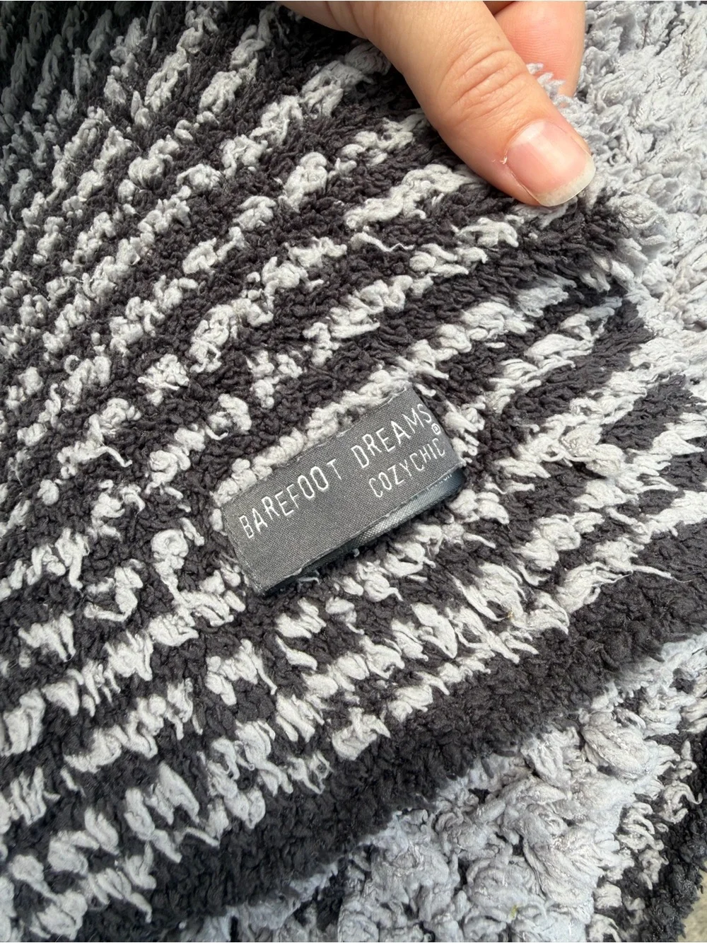 Barefoot Dreams Cozy Chic Throw Blanket 54 x 72 EUC Gray & Black